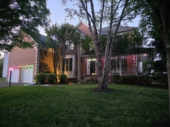 22824 Queensbridge Dr, Ashburn, VA 20148