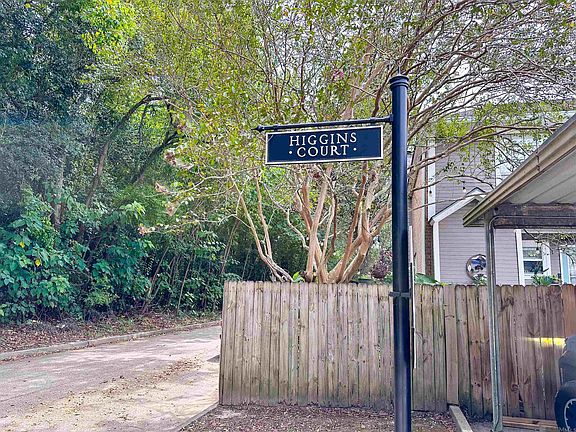 4th image of 25 Higgins Ct