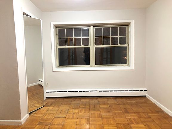 3rd image of 36 Duncan Ave #67E