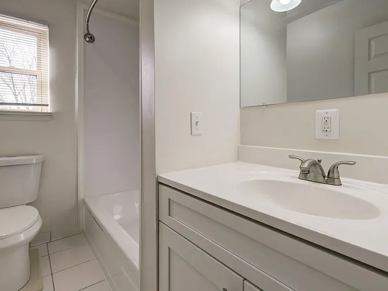 Imperial North Apartment Homes — Photo 14