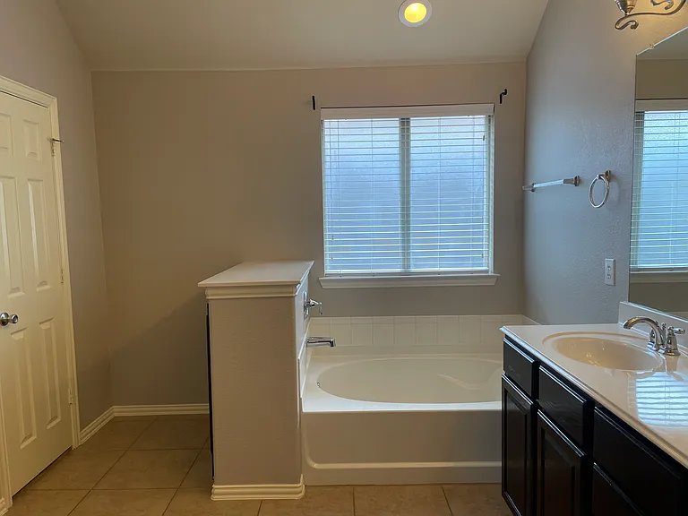 660 Payton Way — Photo 31