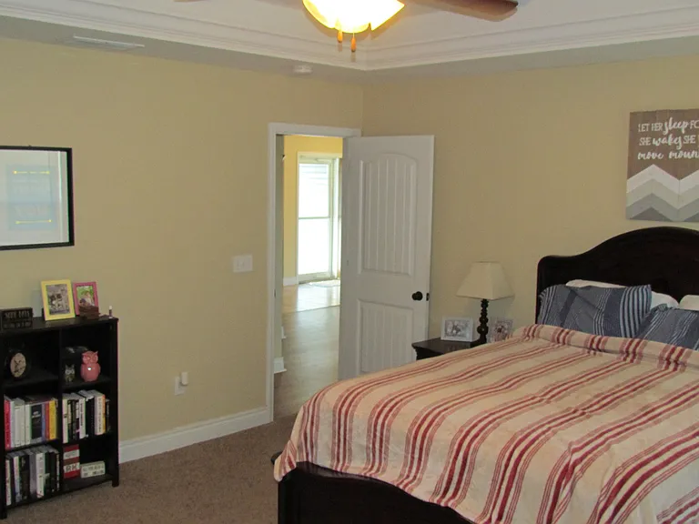 102 Granite Ct — Photo 3