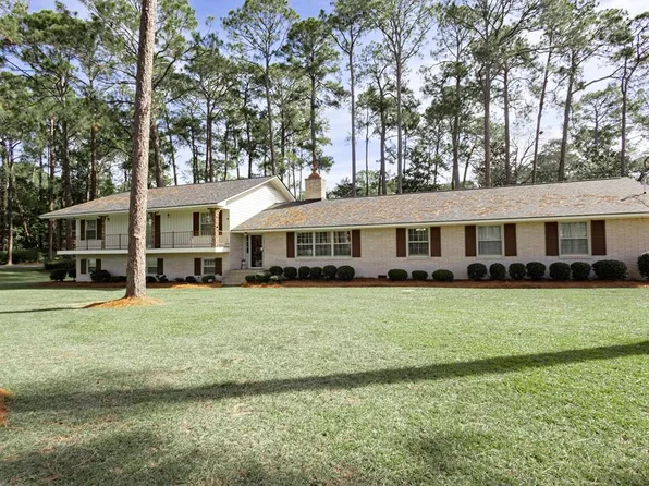 2021 N Emory Dr, Tifton, GA 31794