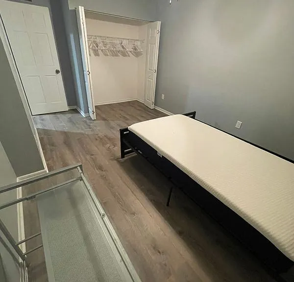 155 Redwood Dr — Photo 3