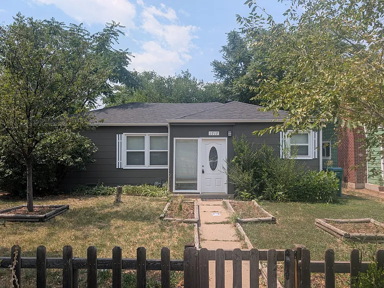 1717 Newark St — Photo 1