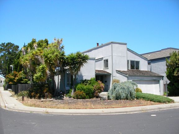 Corner cul-de-sac Location