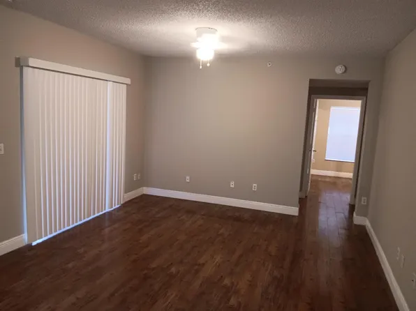 5048 Lantana Rd, Lake Worth, FL