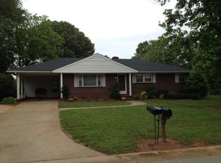 176 Crestview St, Rutherfordton, NC 28139