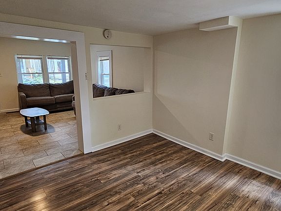 3rd image of 35 N 10th St