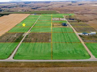 689 Harmony Loop, Hazen, ND 58545