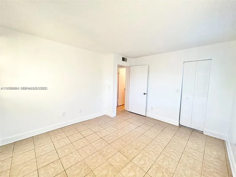 1227 SW 46th Ave #304 — Photo 12