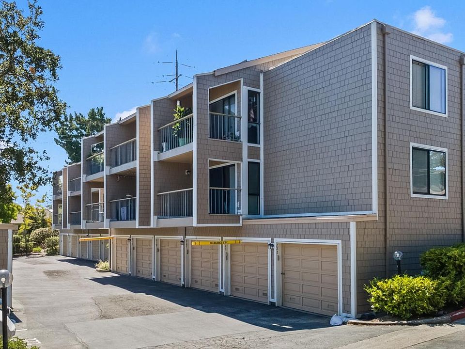 1st image of 1685 Bayridge Way APT 203