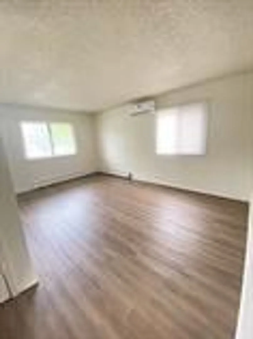 SH212 — Photo 3