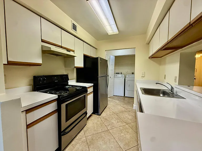 9777 Westview Dr #1113 — Photo 11