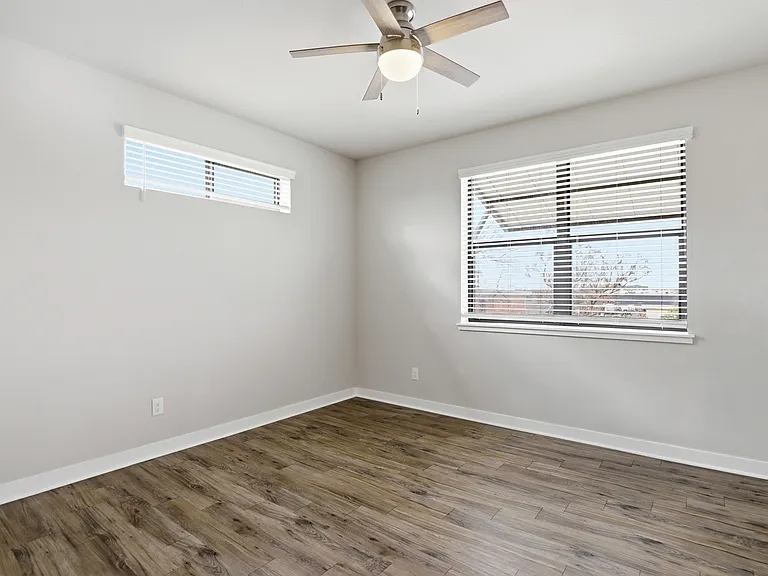 711 S Frio St #1203 — Photo 12