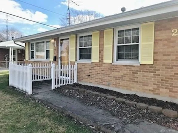 2100 Canary Ct, Dayton, OH 45414