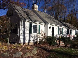 61 Hoppin Hill Ave, North Attleboro, MA 02760