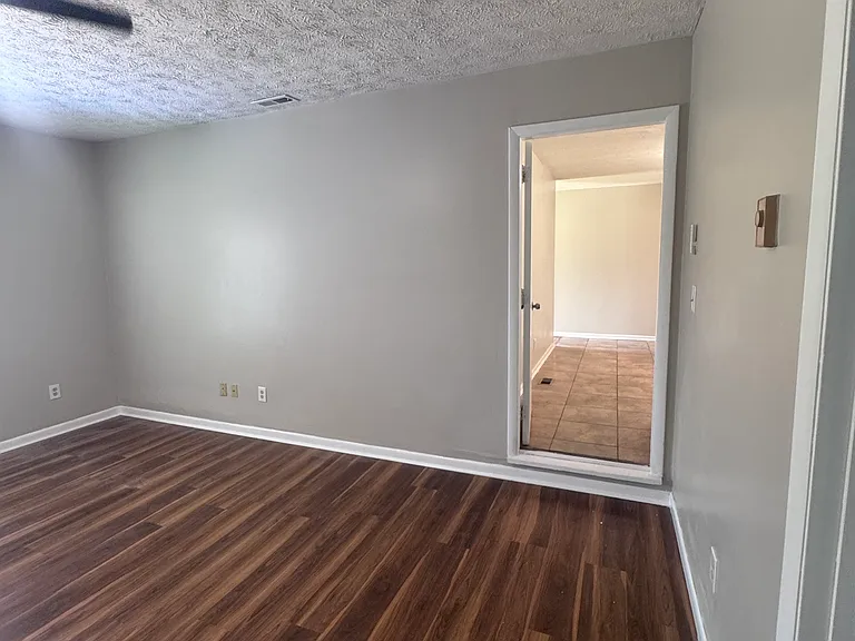 7363 Hyannis Dr — Photo 8