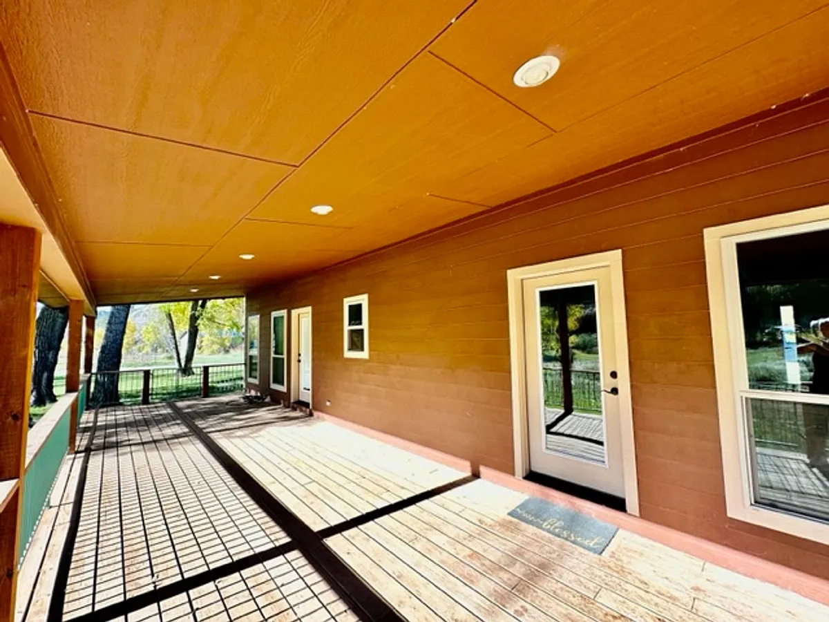 Building Photo - 1428 Roberts Pl