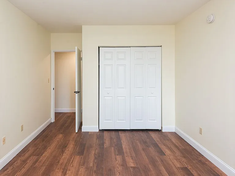 Lakewood Apartments — Photo 38