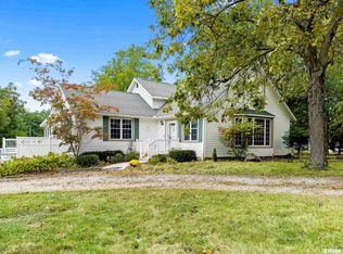 1260 Woodland Knolls Rd, Metamora, IL 61548