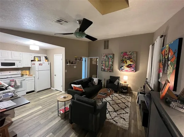 125 W Acres St APT N, Norman, OK 73069