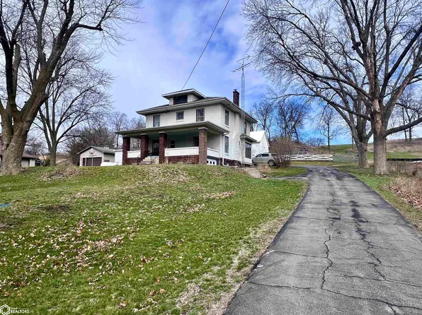 2224 River Rd, Iowa Falls, IA 50126