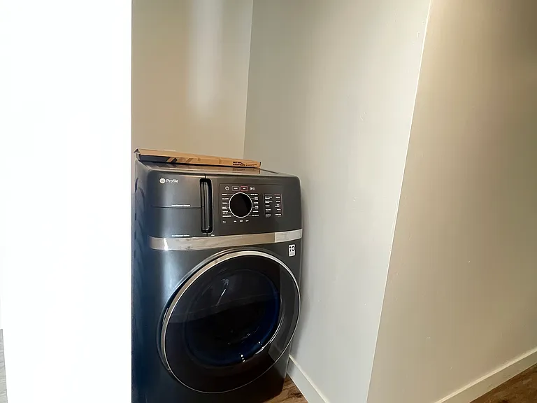 390 Hill St — Photo 18