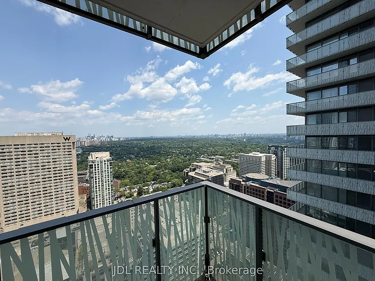 42 Charles St E #4008 — Photo 13