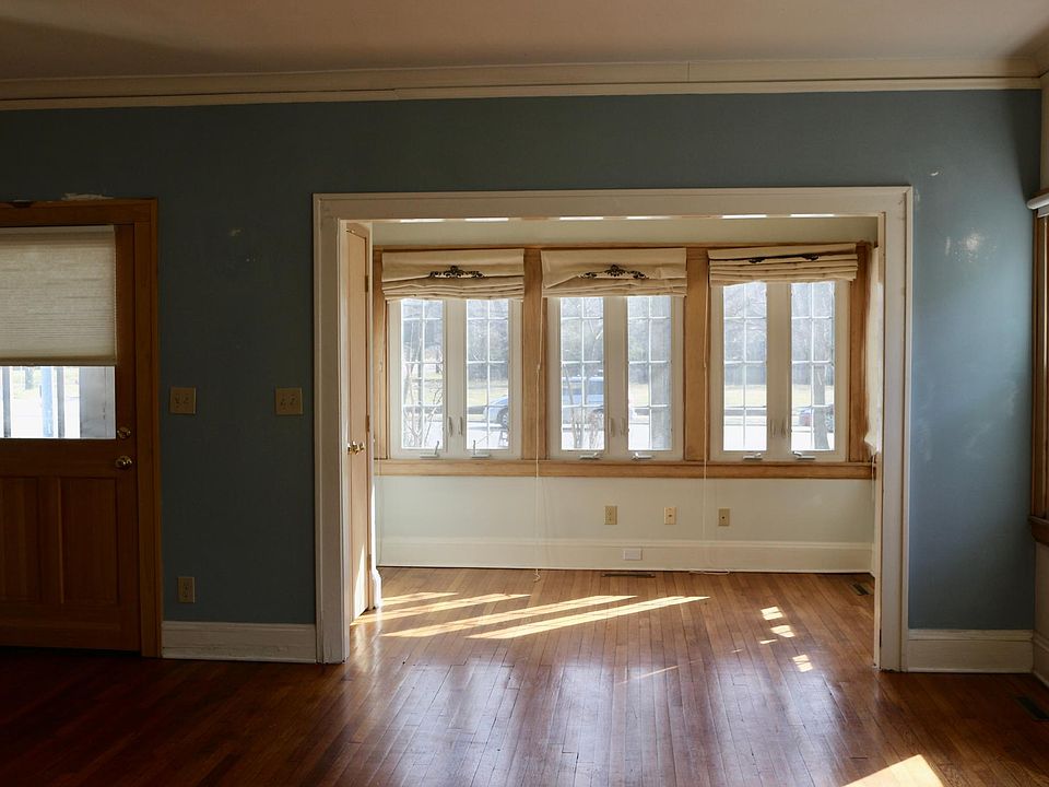 Sunroom.
