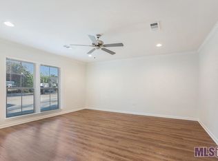 8848 Pecan Tree Dr, Baton Rouge, LA 70810