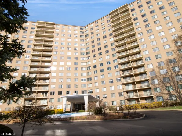 7061 N Kedzie Ave Suite 813, Chicago, IL 60645