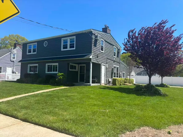 2473 Mermaid Ave, Wantagh, NY 11793
