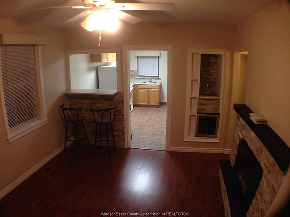 3rd image of 1819 Byng Rd