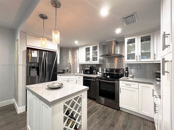 3rd image of 1408 Brickell Bay Dr APT 212