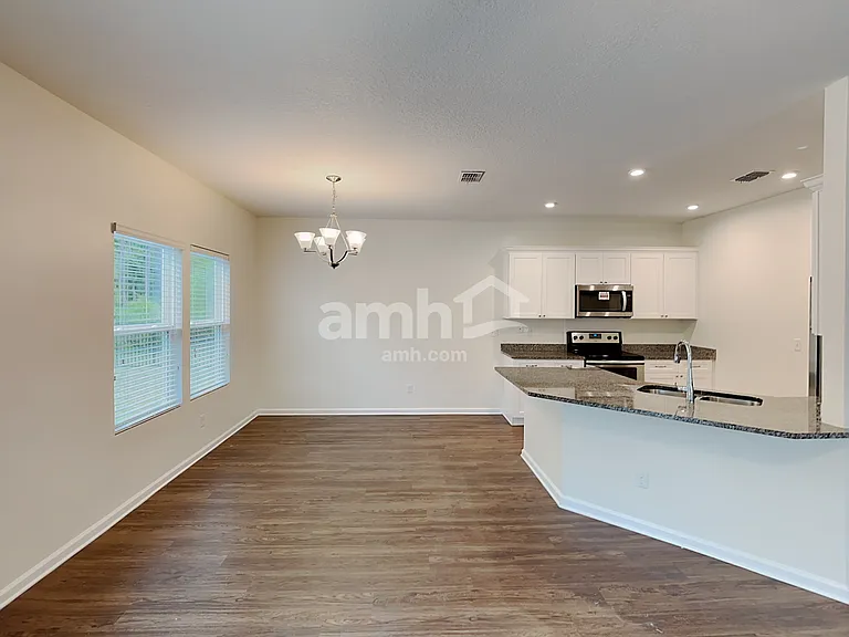 212 W Jayce Way — Photo 4