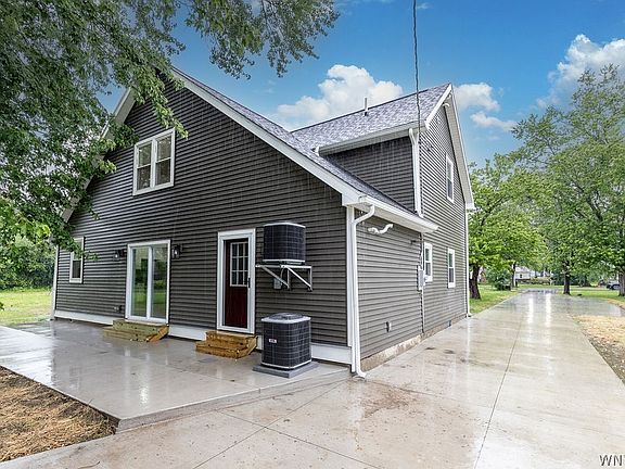 3rd image of 3046 Westwood Dr