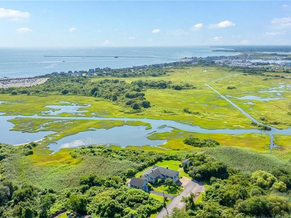 120 Houston Ave, Narragansett, RI 02882