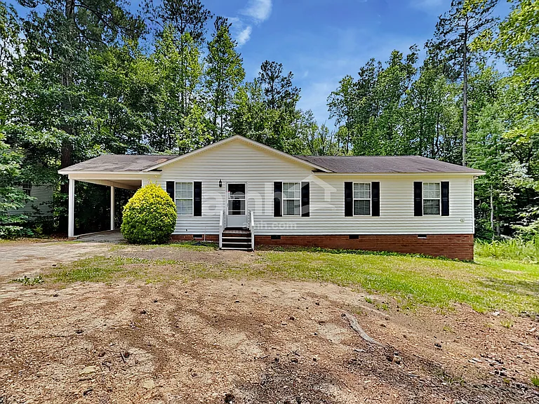 221 Dogwood Ave — Photo 1
