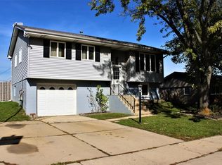 536 Belmont Dr, Romeoville, IL 60446