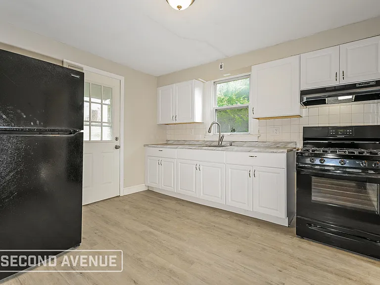 513 Kentucky Ave — Photo 5