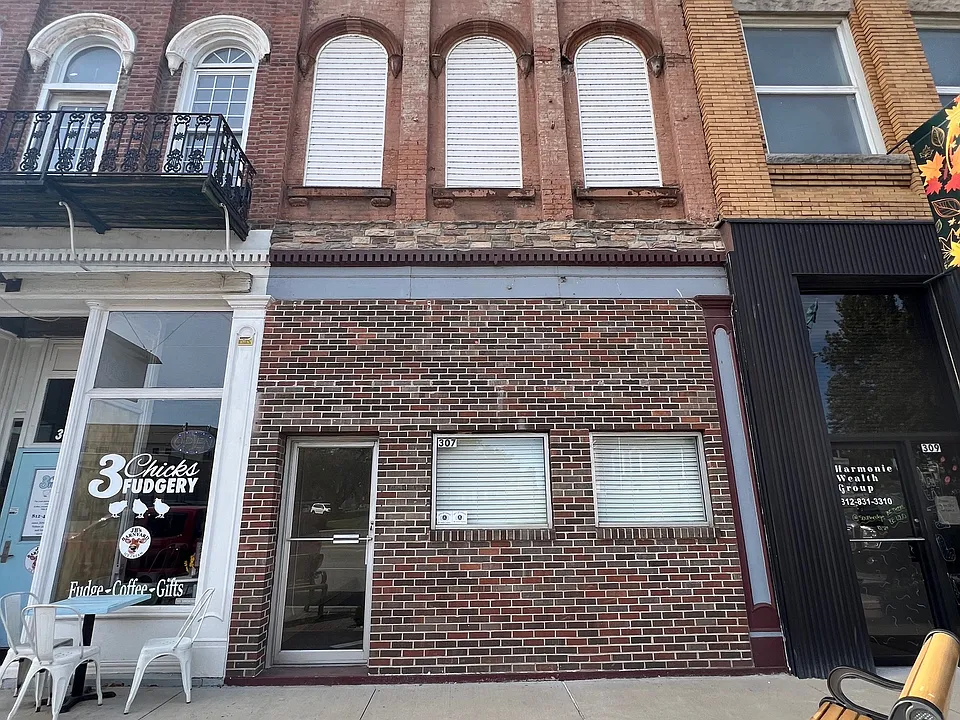 307 Main St