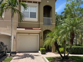 4871 Bonsai Cir, Palm Beach Gardens, FL