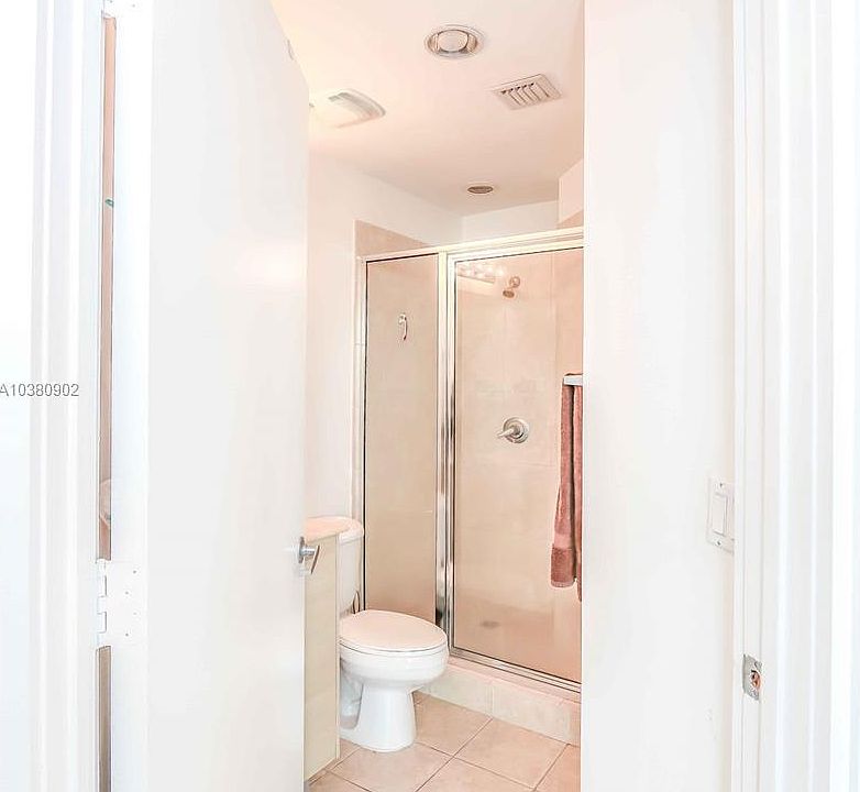 1st image of 350 NE 24th St APT 907