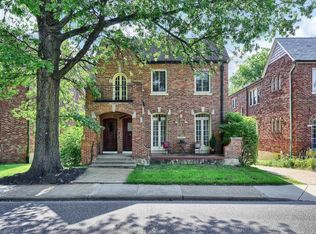 432 S Hanley Rd, Saint Louis, MO 63105