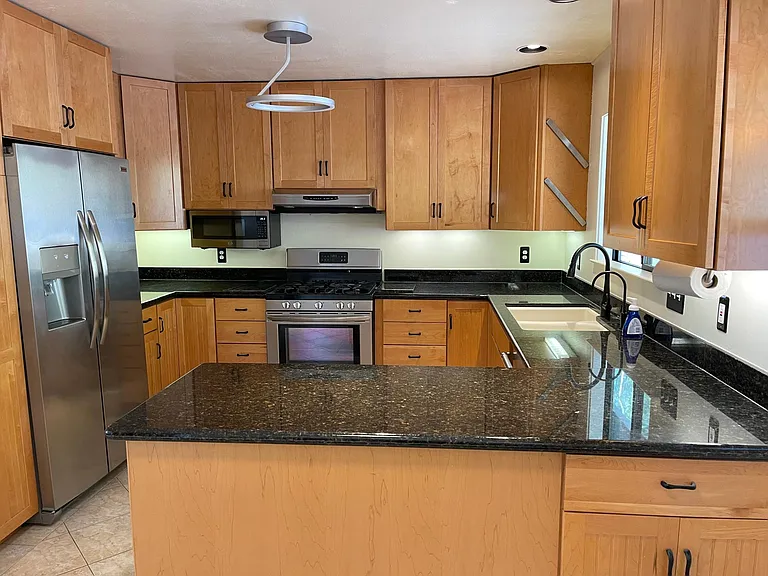 137 Shelden Rd — Photo 2