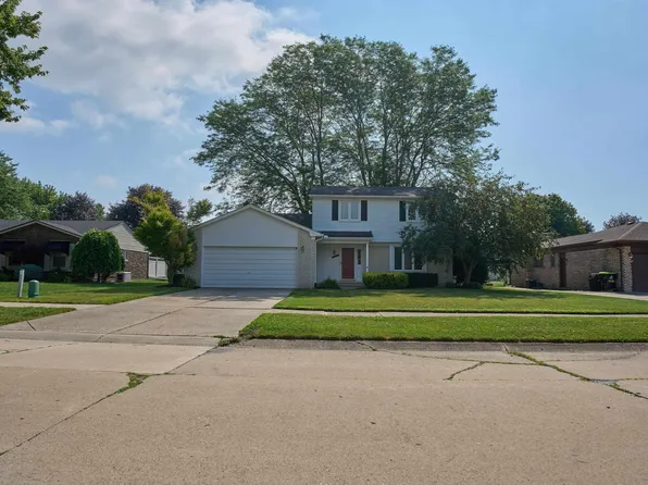 51544 Johns Dr, Chesterfield, MI 48047