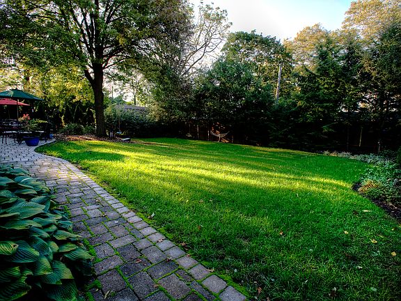 Very private, large, shaded back yard