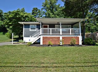 64 Outer Dr, Oak Ridge, TN 37830
