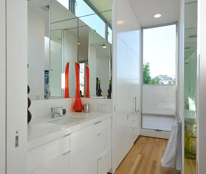 653 1/4 Milwood Ave — Photo 17